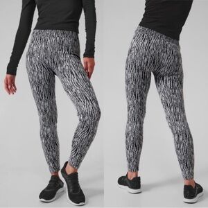 NWOT Flurry Elemental‎ Tight Legging Essentiel Flurry Size Small